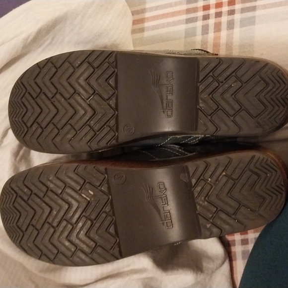 Dansko Nursing Shoes - Picture 3 of 6